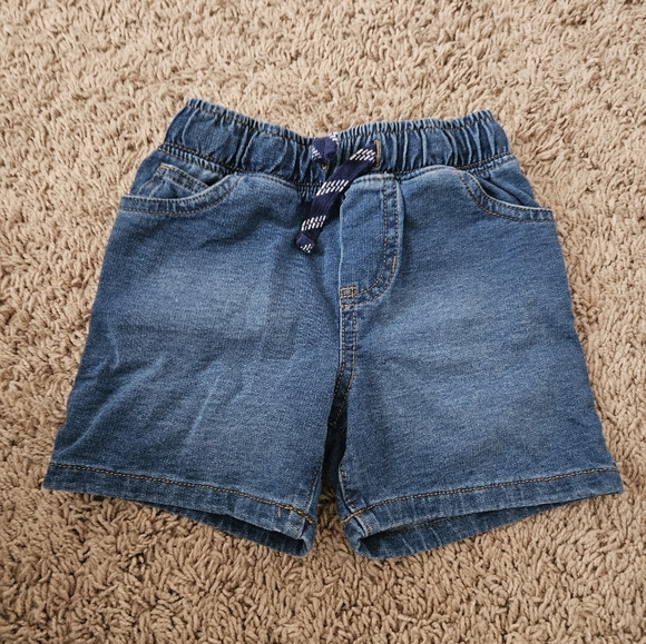 Carters Shorts Bundle - Picture 9 of 9
